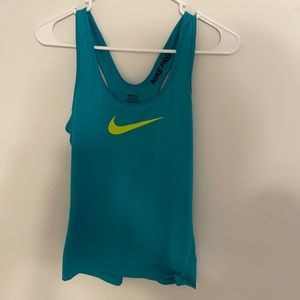 Small tight fitting Nike muscle tee